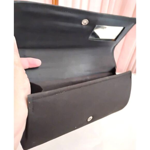 1960s Vintage Black Fabric Clutch Purse with Red Rose Embroidery and Mirror - Picture 4 of 5